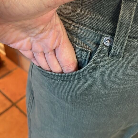 Veronica Beard Carson Ankle Flare High Rise, Green Garden Topiary, size 31 - Picture 4 of 11